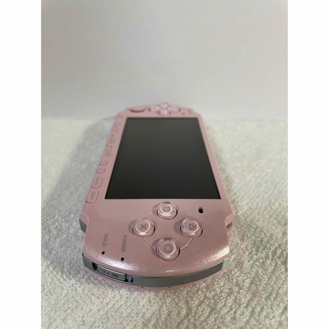 PlayStation Portable(プレイステーションポータブル)の☆ほぼ新品☆ PSP-3000  ブロッサムピンク エンタメ/ホビーのゲームソフト/ゲーム機本体(携帯用ゲーム機本体)の商品写真