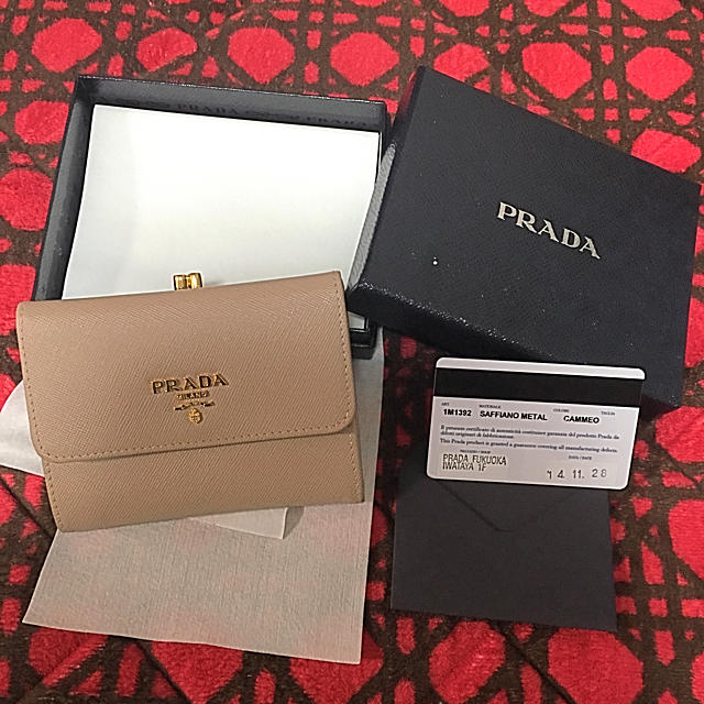 PRADA(プラダ)のsksk様専用 10日までお取り置き レディースのファッション小物(財布)の商品写真