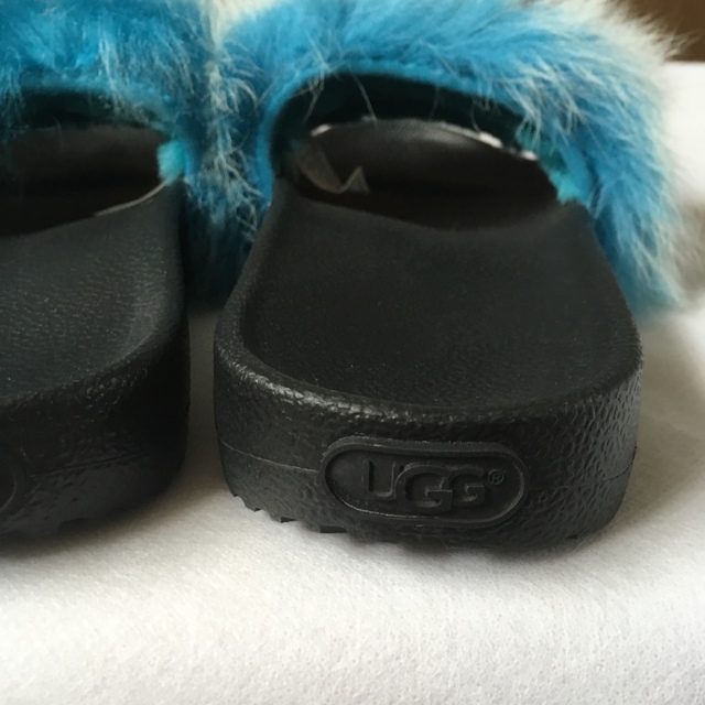 UGG ファーサンダル 4