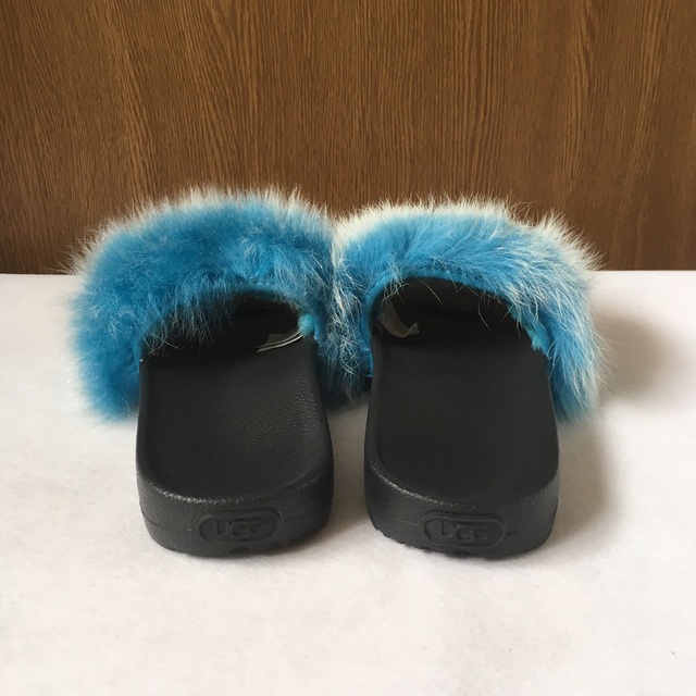 UGG(アグ)のUGG ファーサンダル レディースの靴/シューズ(サンダル)の商品写真