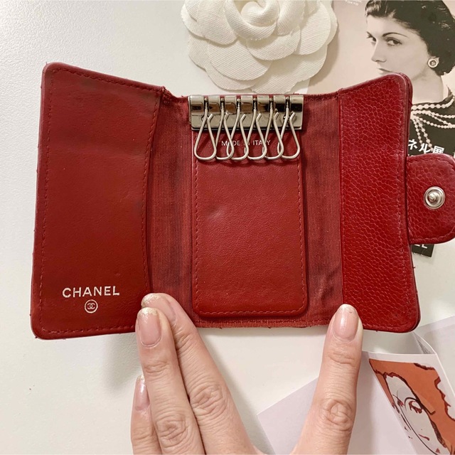 CHANEL(シャネル)のCHANEL マトラッセ キーケース キャビアスキン 赤 レッド　6連キーケース レディースのファッション小物(キーケース)の商品写真