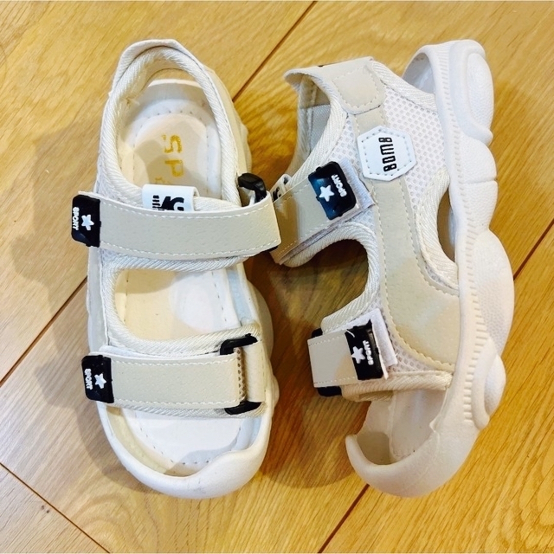 ベビーサンダル　アイボリー　15cm 韓国　男の子　女の子 キッズ/ベビー/マタニティのキッズ靴/シューズ(15cm~)(サンダル)の商品写真