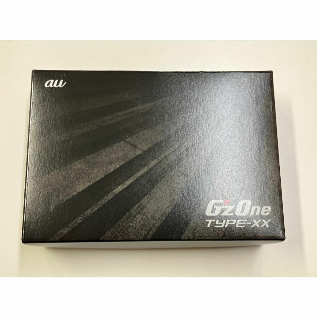 G'zOne TYPE-XX グリーン KYY31 SIMフリー 新品未使用 スマホ/家電/カメラのスマートフォン/携帯電話(携帯電話本体)の商品写真