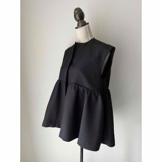 ella_selectshop  エラ　ドビークロスフリルジレ ベージュ