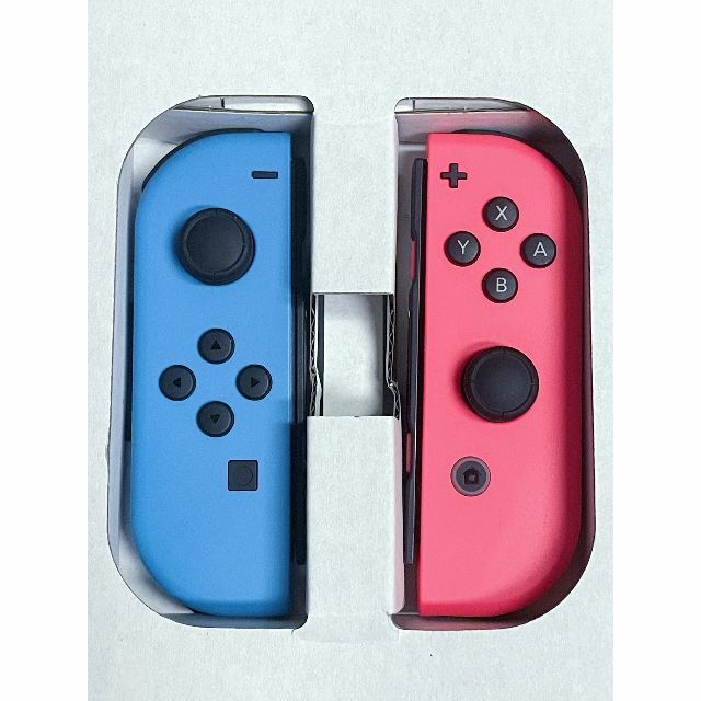 液晶美品 新型 任天堂 スイッチ Switch ブルーレッド 動作確認済み エンタメ/ホビーのゲームソフト/ゲーム機本体(家庭用ゲーム機本体)の商品写真