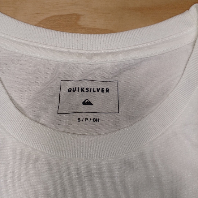 QUIKSILVER(クイックシルバー)の【即日発送】美品。QUIK SILVER プリント半袖カットソー メンズのトップス(Tシャツ/カットソー(半袖/袖なし))の商品写真