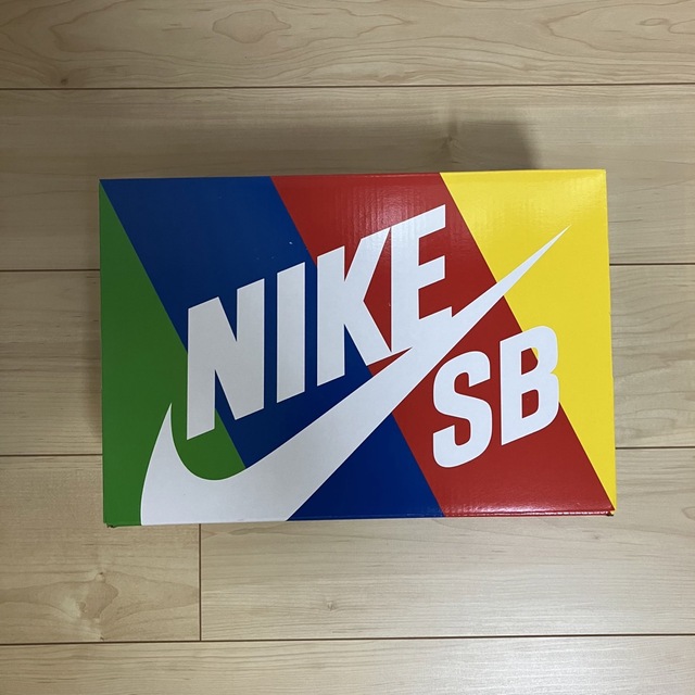 NIKE(ナイキ)のFly Streetwear × Nike Dunk Low  メンズの靴/シューズ(スニーカー)の商品写真