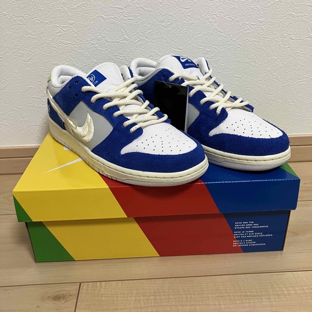 NIKE(ナイキ)のFly Streetwear × Nike Dunk Low  メンズの靴/シューズ(スニーカー)の商品写真