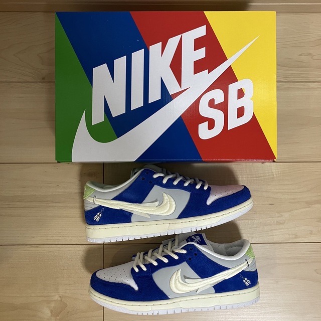 NIKE(ナイキ)のFly Streetwear × Nike Dunk Low  メンズの靴/シューズ(スニーカー)の商品写真