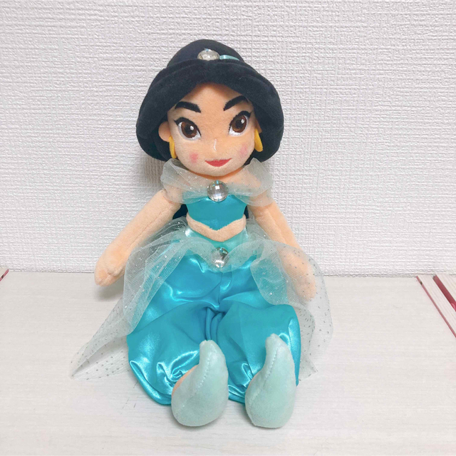 ディズニーストア　アラジン　ジャスミン　ぬいぐるみ