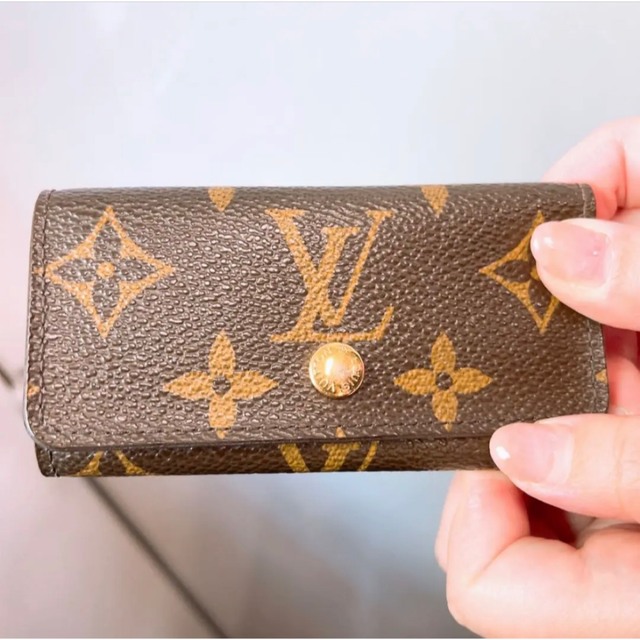 極美品 LOUIS VUITTON ルイヴィトン ミュルティクレ4 4連  エピ キーケース レザー パープル レディース