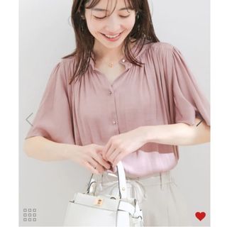 ヴィス(ViS)の美品✨♥️Vis♥️【前後2WAY】割織サテンフリルスリーブブラウス。Ｆ。(シャツ/ブラウス(半袖/袖なし))