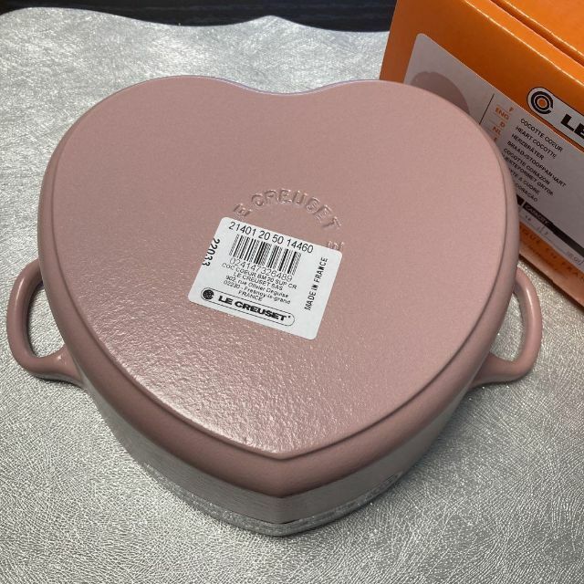 LE CREUSET(ルクルーゼ)のルクルーゼ Le Creuset ココットダムール ピンク 20cm 1.9L インテリア/住まい/日用品のキッチン/食器(鍋/フライパン)の商品写真