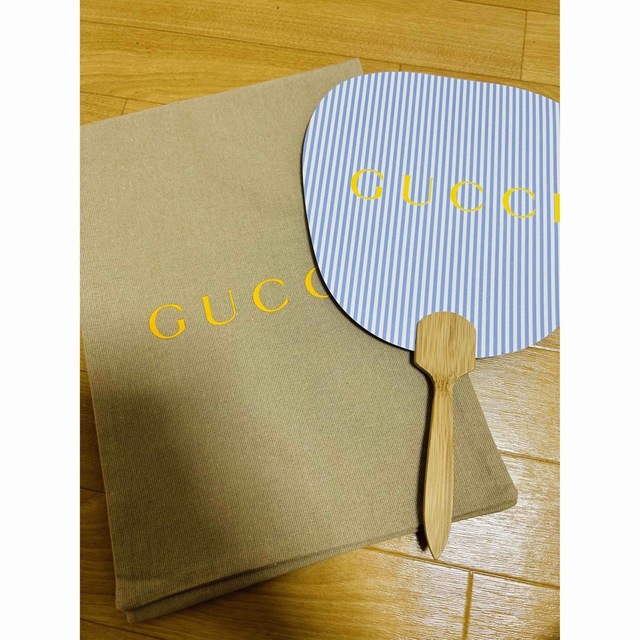 GUCCI - GUCCI うちわの通販 by るうな|グッチならラクマ GUCCI - GUCCI うちわの通販 by るうな|グッチならラクマ