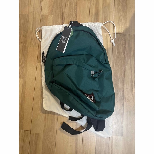 MM6(エムエムシックス)の【新品】MM6 MAISON MARGIELA x EASTPAK グリーン レディースのバッグ(リュック/バックパック)の商品写真