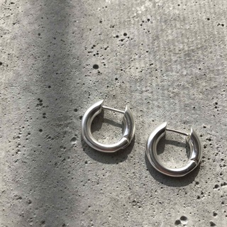 トゥデイフル(TODAYFUL)のN-236 Mat silver color hoop pierce(ピアス)