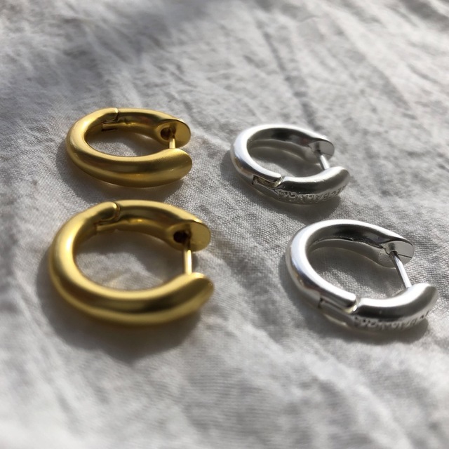 DEUXIEME CLASSE(ドゥーズィエムクラス)のN-237 Mat gold color hoop pierce レディースのアクセサリー(ピアス)の商品写真