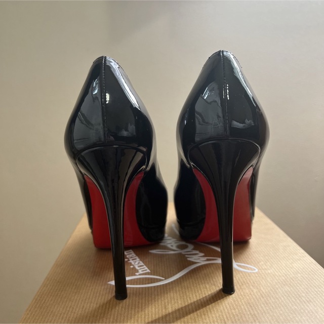 Christian Louboutin(クリスチャンルブタン)のChristian Louboutin パンプス パテント ブラック レディースの靴/シューズ(ハイヒール/パンプス)の商品写真