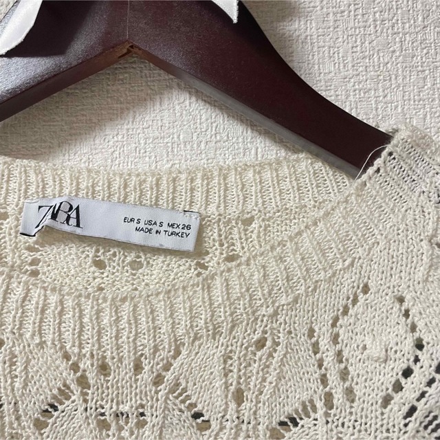 ZARA(ザラ)のZARA フリル付きニット レディースのトップス(カットソー(半袖/袖なし))の商品写真