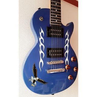 イーエスピー(ESP)のネック幅MOD トライバル塗装 レア Charvelギタ― 軽量 ビギナー推奨(エレキギター)