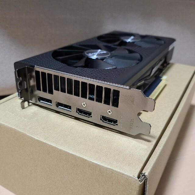 SAPPHIRE RADEON RX 570 グラフィックボード 1