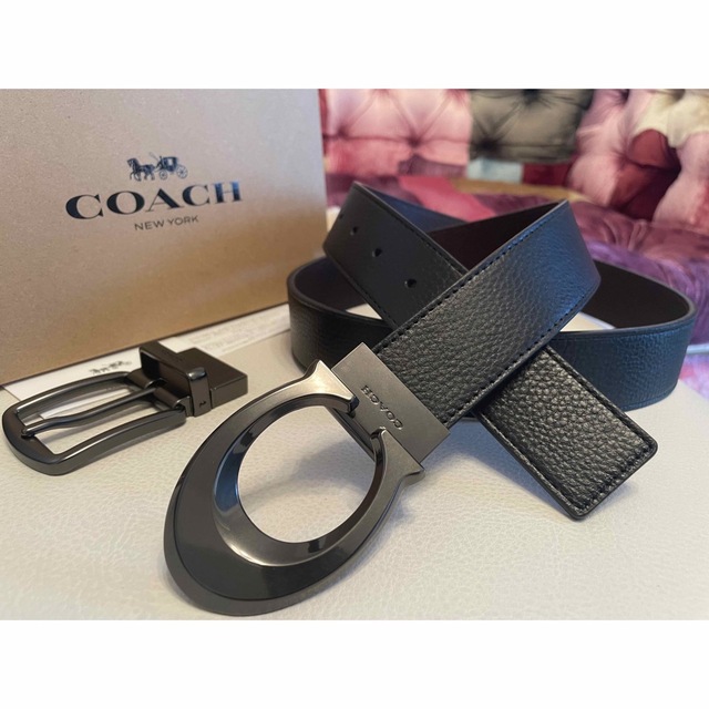 COACH(コーチ)の限定価格COACH3点セットシグネチャーフリーサイズリバーシブルベルト専用箱付き メンズのファッション小物(ベルト)の商品写真