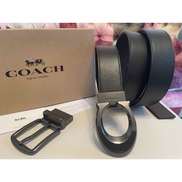 COACH(コーチ)の限定価格COACH3点セットシグネチャーフリーサイズリバーシブルベルト専用箱付き メンズのファッション小物(ベルト)の商品写真