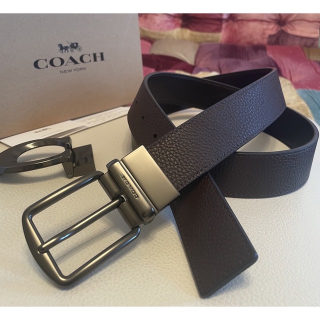 COACH(コーチ)の限定価格COACH3点セットシグネチャーフリーサイズリバーシブルベルト専用箱付き メンズのファッション小物(ベルト)の商品写真