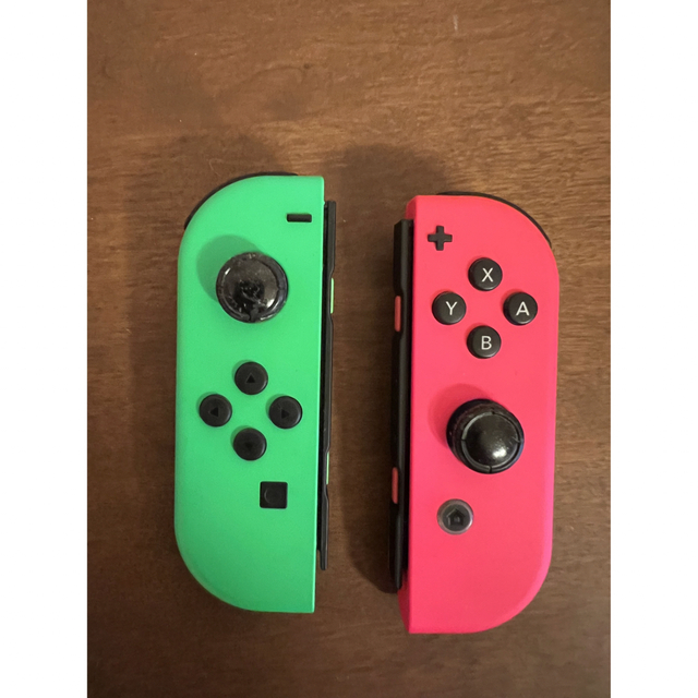 Nintendo Switch(ニンテンドースイッチ)のNintendo JOY-CON (L)/(R)ネオングリーン/ネオンピンク エンタメ/ホビーのゲームソフト/ゲーム機本体(家庭用ゲーム機本体)の商品写真