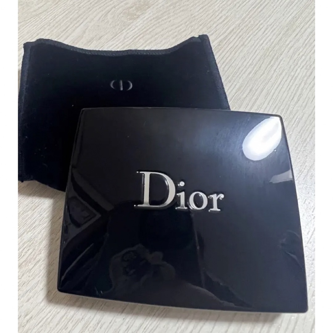 Christian Dior(クリスチャンディオール)のクリスチャンディオール　サンククルール　674 コスメ/美容のベースメイク/化粧品(アイシャドウ)の商品写真