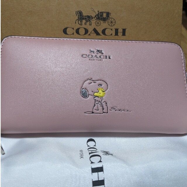 COACH - アウトレットコーチ 長財布 スヌーピーピンクの通販 by チータ ...