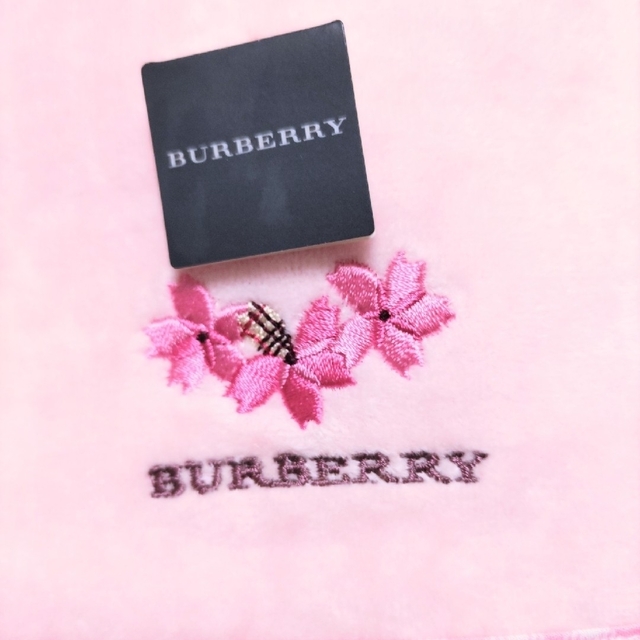 BURBERRY(バーバリー)のBURBERRY　ハンカチ　ピンク レディースのファッション小物(ハンカチ)の商品写真