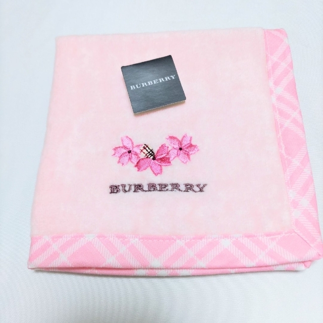 BURBERRY(バーバリー)のBURBERRY　ハンカチ　ピンク レディースのファッション小物(ハンカチ)の商品写真