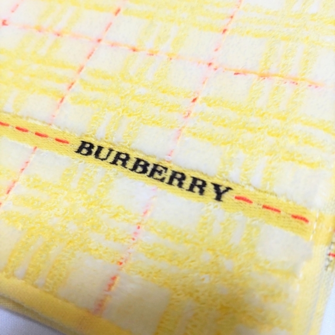 BURBERRY(バーバリー)のくう様の専用です！！BURBERRY　タオルハンカチ２枚 レディースのファッション小物(ハンカチ)の商品写真