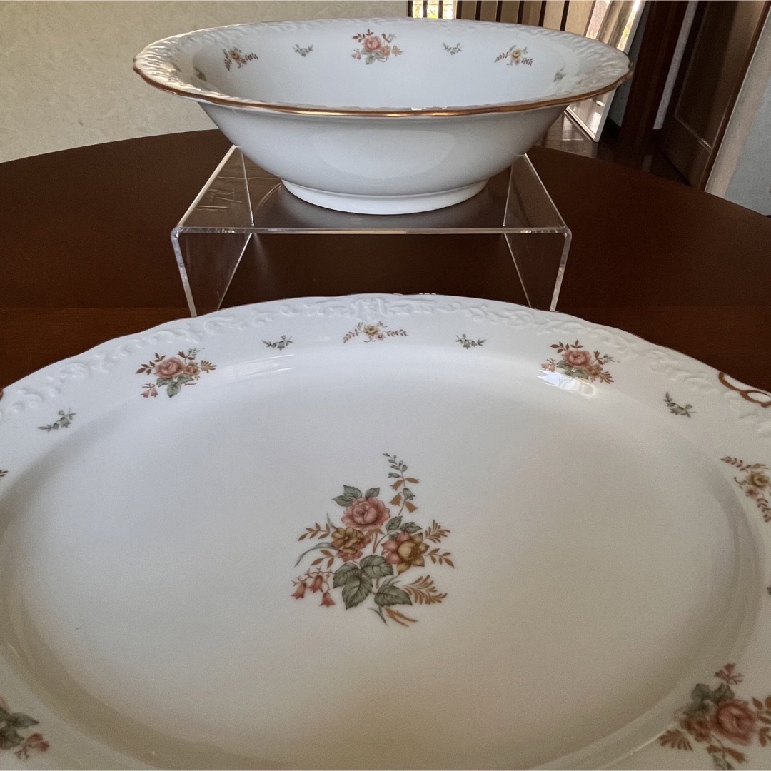 Noritake(ノリタケ)の【未使用美品】ノリタケ★フラワーブーケ★月桂樹マーク　パーティセット インテリア/住まい/日用品のキッチン/食器(食器)の商品写真