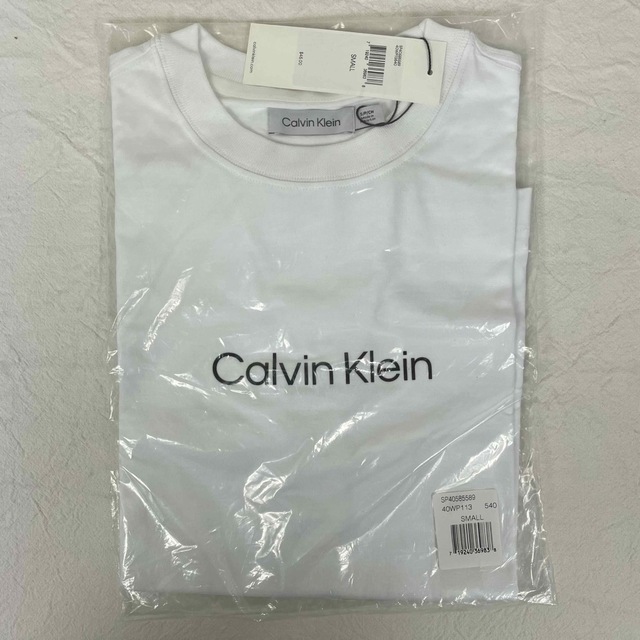 Calvin Klein(カルバンクライン)の新品 Calvin Klein カルバンクライン　Tシャツ グク　S レディースのトップス(Tシャツ(半袖/袖なし))の商品写真