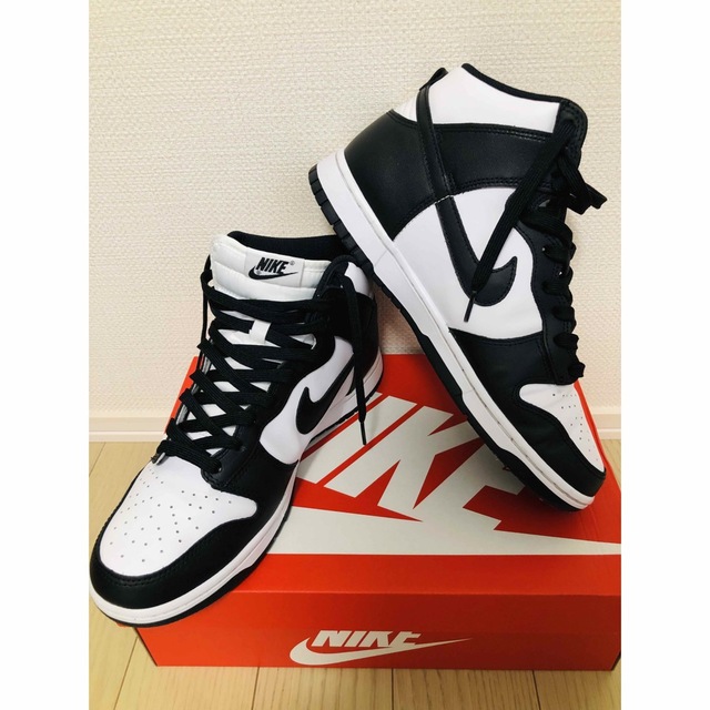 NIKE(ナイキ)の【美品】NIKE DUNK パンダ　白黒　ダンク　DD1399 105 メンズの靴/シューズ(スニーカー)の商品写真