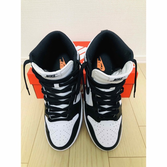 NIKE(ナイキ)の【美品】NIKE DUNK パンダ　白黒　ダンク　DD1399 105 メンズの靴/シューズ(スニーカー)の商品写真