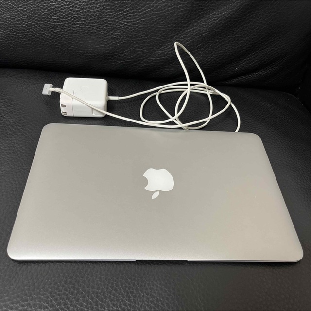 Apple(アップル)のApple MacBook Air (11-inch, Early 2014) スマホ/家電/カメラのPC/タブレット(ノートPC)の商品写真