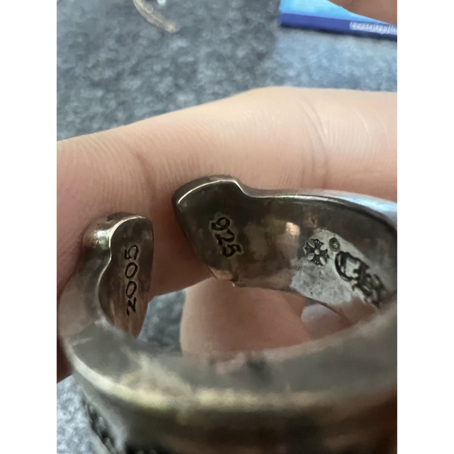 Chrome Hearts(クロムハーツ)のクロムハーツ　スクロールラベルリング メンズのアクセサリー(リング(指輪))の商品写真