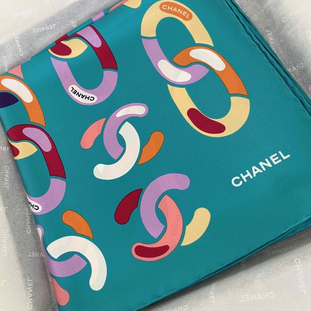 CHANEL ノベルティ スカーフ