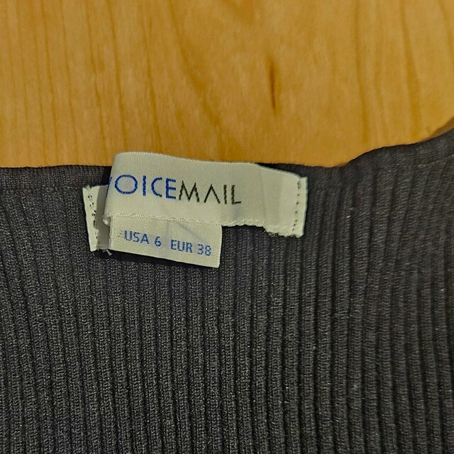 VOICEMAIL(ヴォイスメール)の値下げ　VOICEMAIL 夏 黒カットソー レディースのトップス(Tシャツ(半袖/袖なし))の商品写真