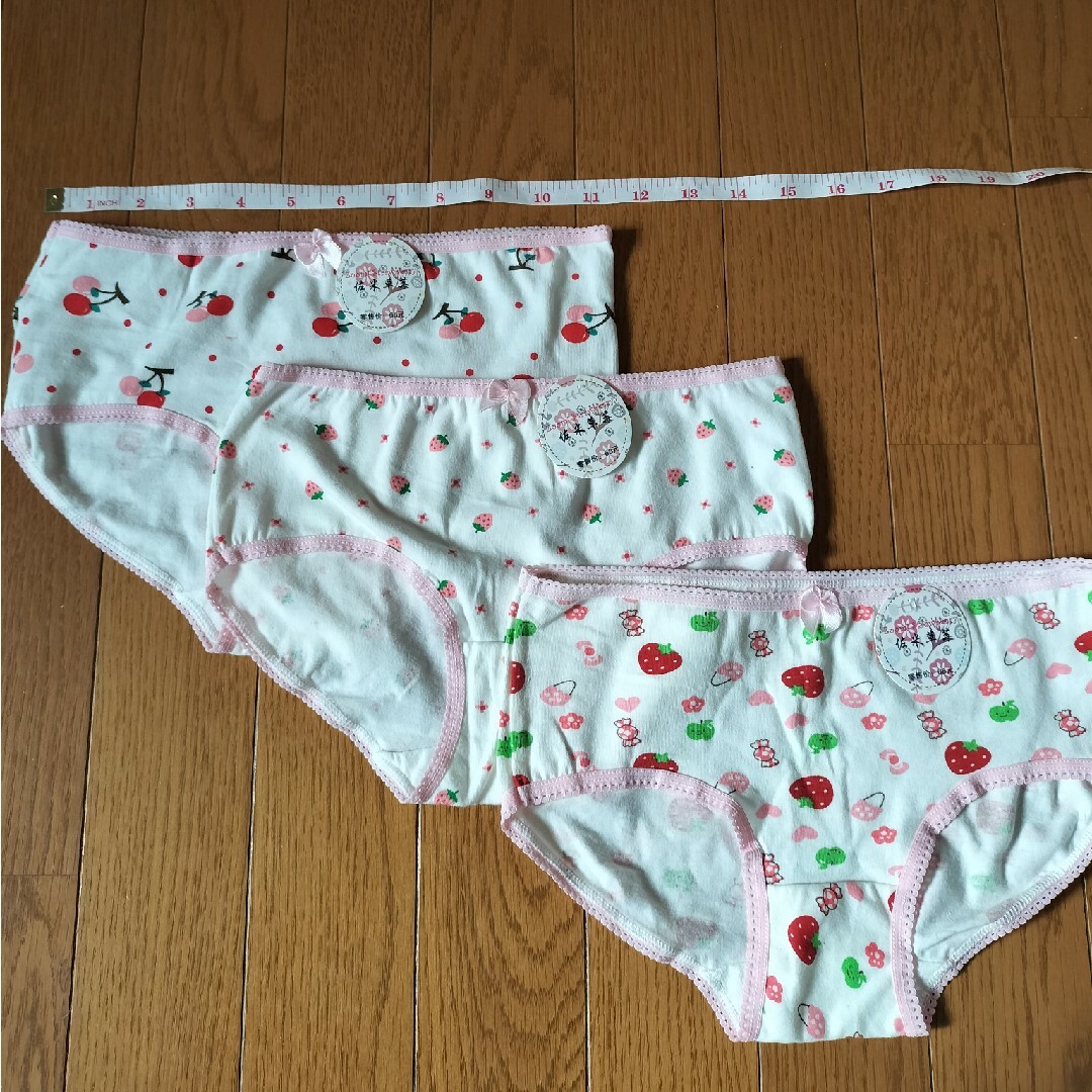 ショーツ3枚セット　フリーサイズ　150 キッズ/ベビー/マタニティのキッズ服女の子用(90cm~)(下着)の商品写真