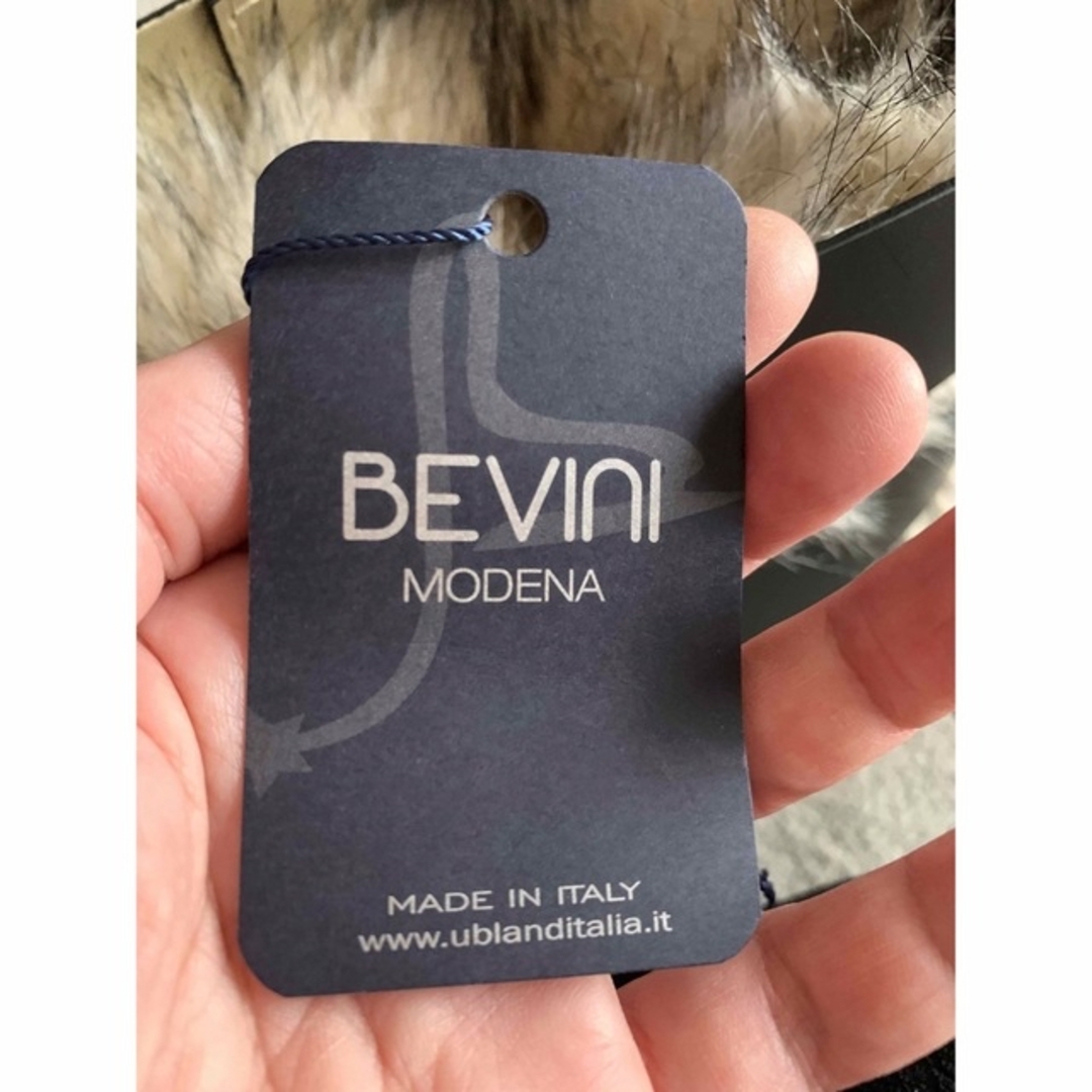 ペリーナ様専用　バッグ　BEVINI レディースのバッグ(ショルダーバッグ)の商品写真