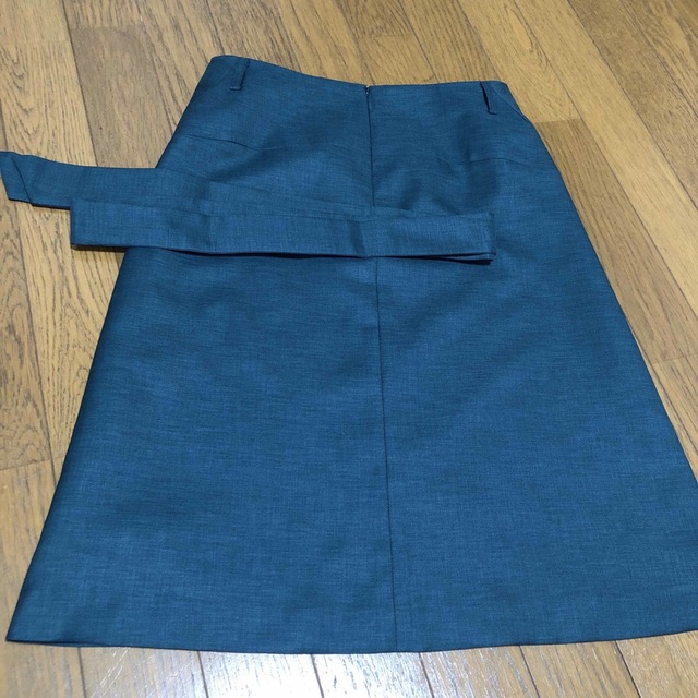 THE SUIT COMPANY(スーツカンパニー)のスカート　THE SUIT COMPANY／深緑 レディースのスカート(ひざ丈スカート)の商品写真