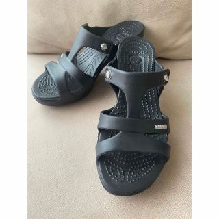 クロックス(crocs)のクロックス ヒールサンダル 黒(サンダル)