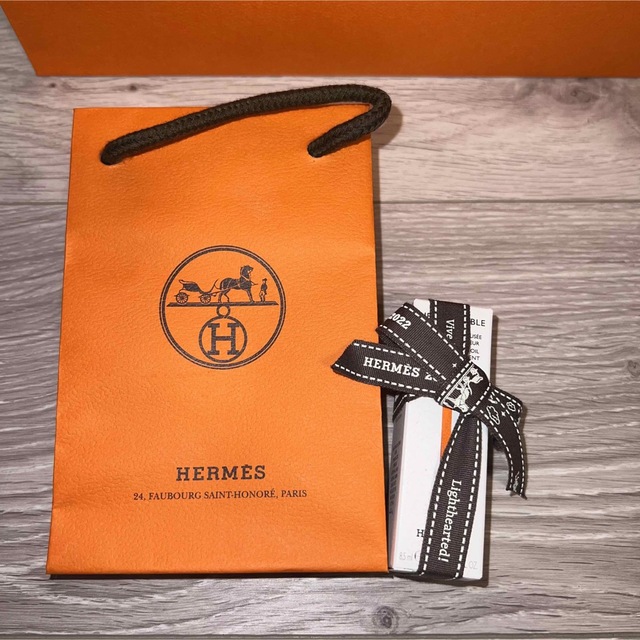 Hermes(エルメス)の【新品未使用】エルメス　リップオイル　05  ローズ・コラ コスメ/美容のベースメイク/化粧品(リップグロス)の商品写真