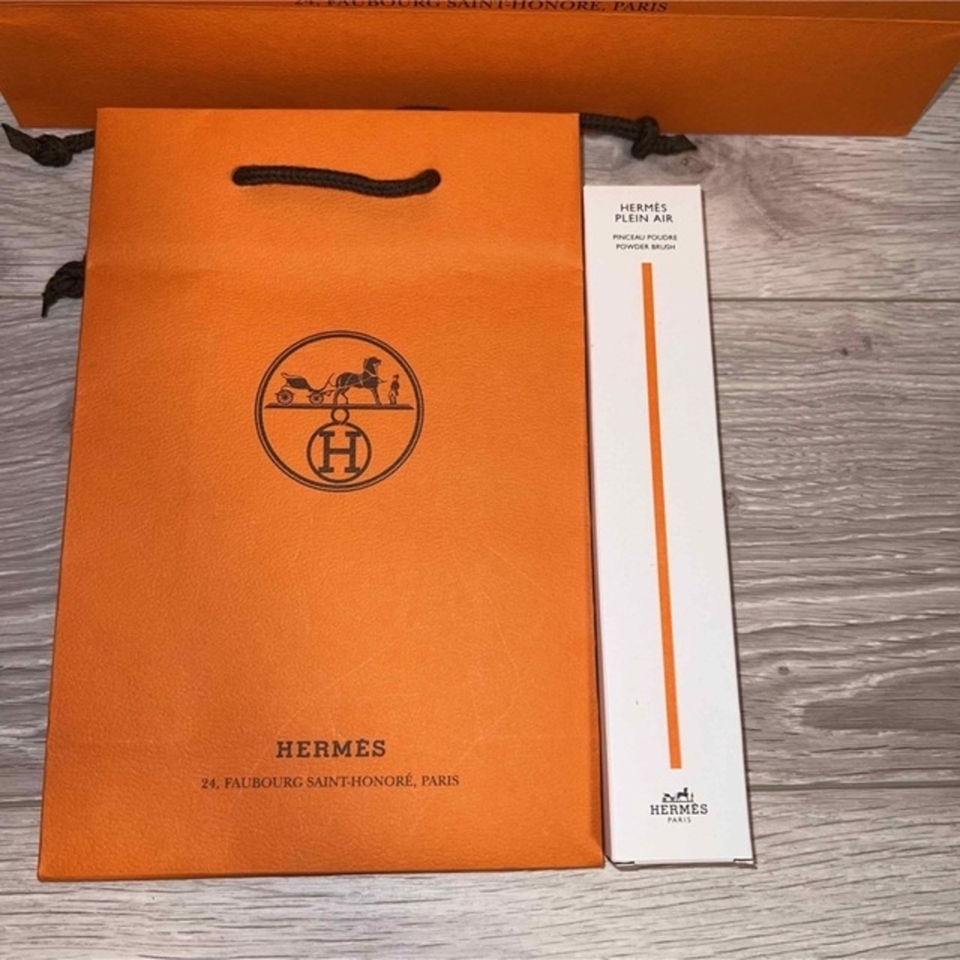 Hermes - 【新品未使用】エルメス パウダーブラシ エルメス プラン