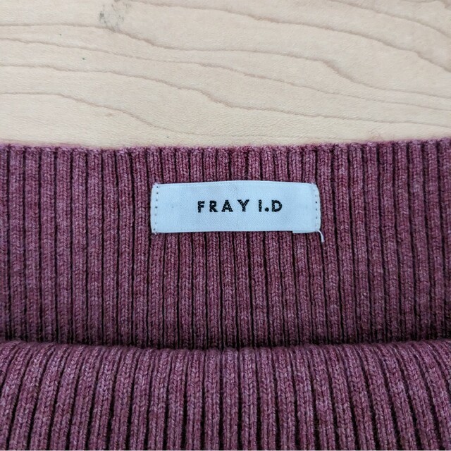 FRAY I.D(フレイアイディー)のFRAY ID　リブニットトップス　美品 レディースのトップス(ニット/セーター)の商品写真