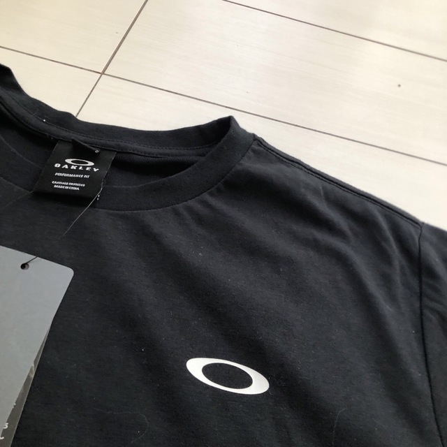 Oakley(オークリー)の￥3,850オークリーOAKLEY☆DRY速乾　沖縄Tシャツ【XXL】★ メンズのトップス(Tシャツ/カットソー(半袖/袖なし))の商品写真